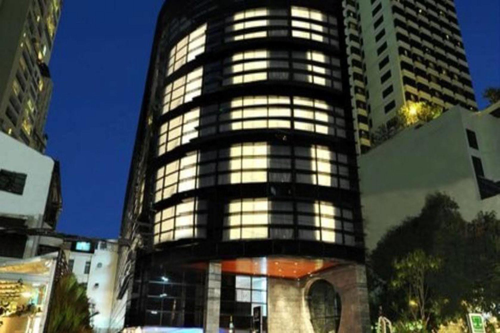 Best Western Sukhumvit 20 Bangkok Exterior photo