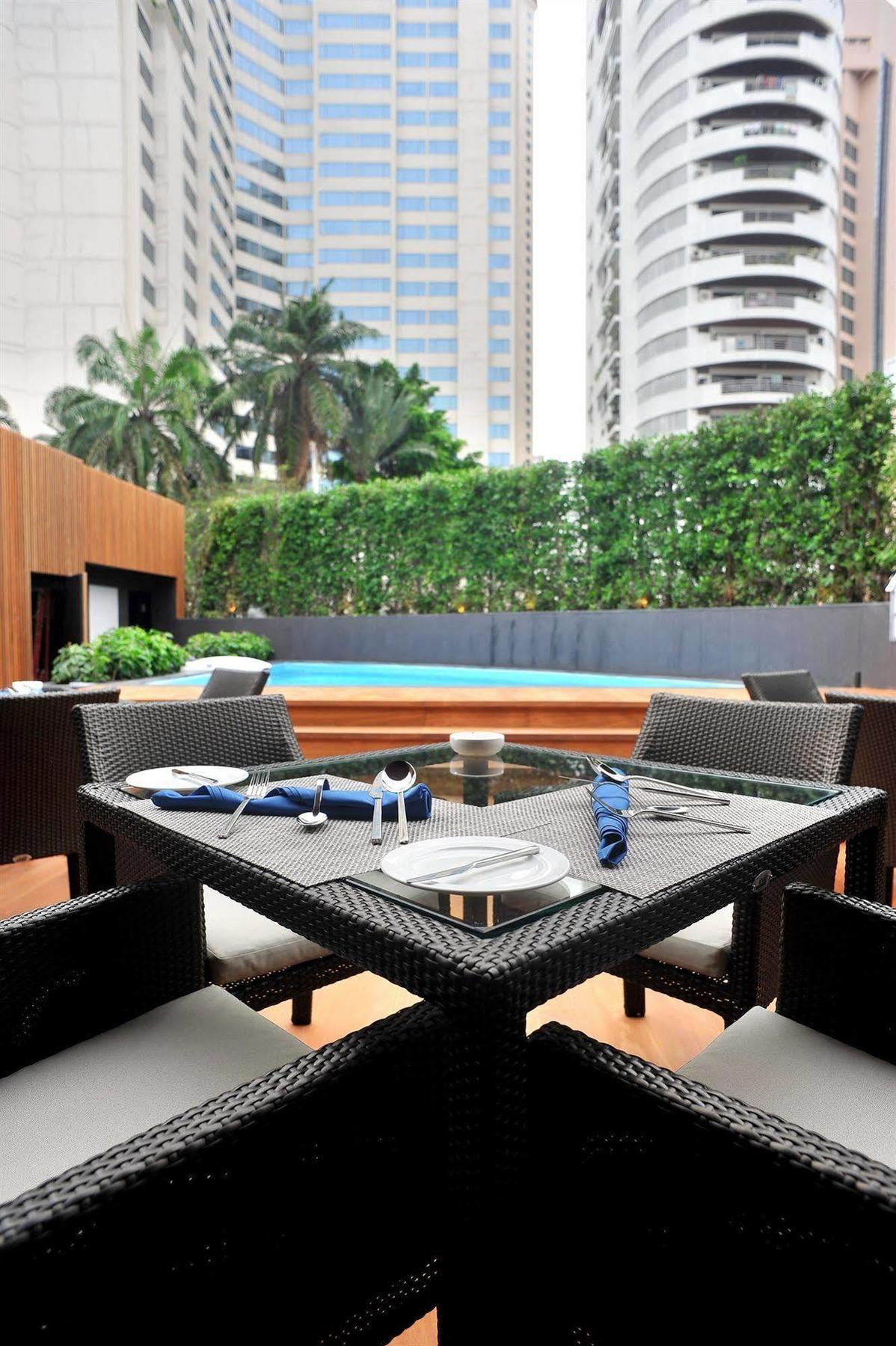 Best Western Sukhumvit 20 Bangkok Exterior photo